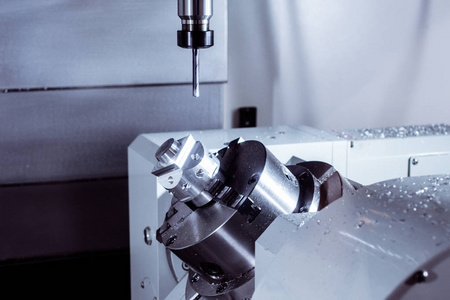cHow do custom CNC services differ？
